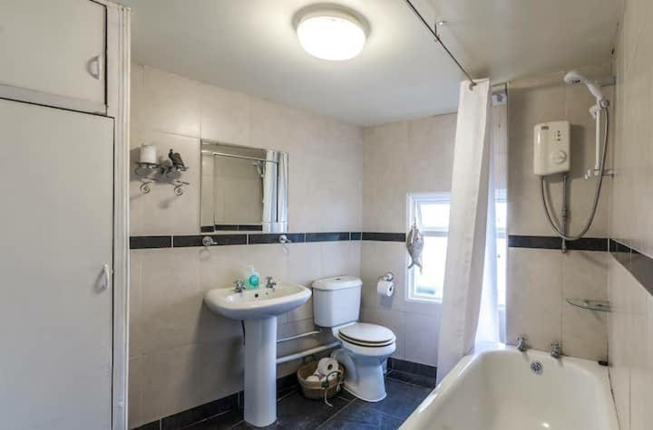 Manorbier Castle Inn Sunset Room Esterno foto